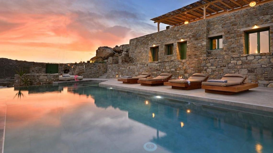 Mykonos Hermes *